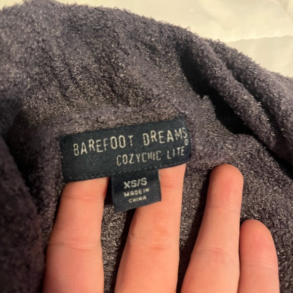 Barefoot dreams sweater - Picture 1 of 4